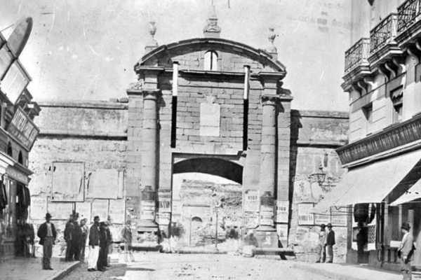 puerta de la ciudadela de montevideo